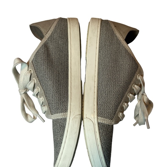 OluKai tan/gray sneakers with fold down heel and laces size 7 - Picture 2 of 9